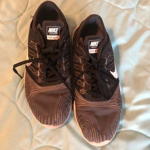Nike Women’s Tennis Shoes